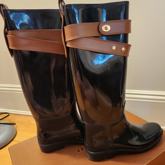 Coach Talia Shiny Rubber Boot - Picture 4 of 8